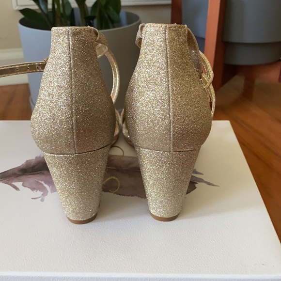 Jessica Simpson Gold Glitter Wedges - Picture 2 of 2